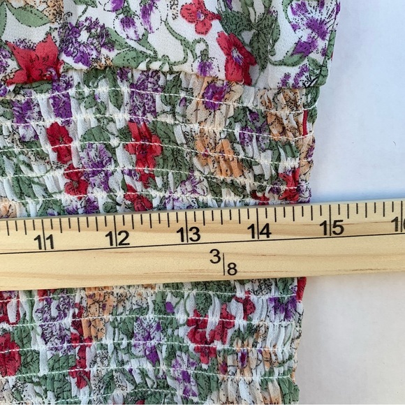 ASTR The Label Fluter Sleeve Ivory Coral Multi Floral Smocked Top Women Size L - Picture 13 of 16